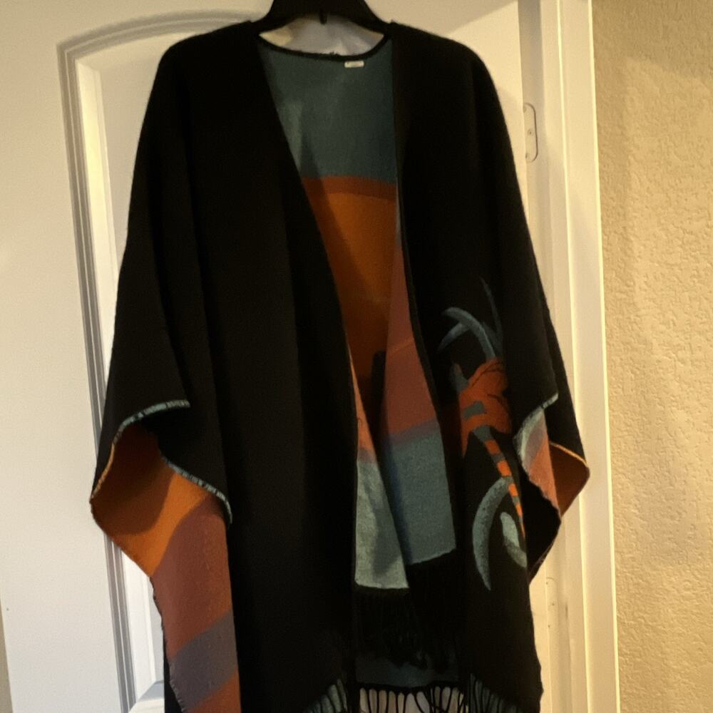 Women’s Black Open-Front Fringe Shawl/Wrap with Dragonfly Print - Picture 4 of 5